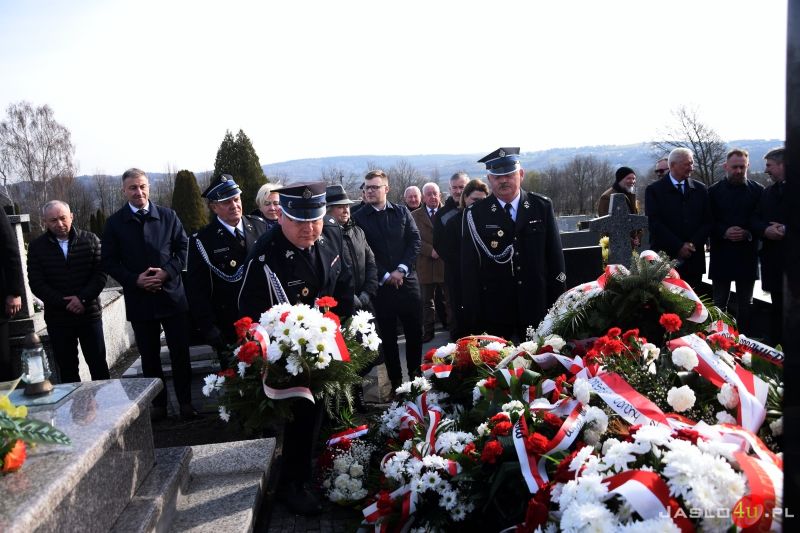 Modlitwa przy grobie śp. senatora Stanisława Zająca