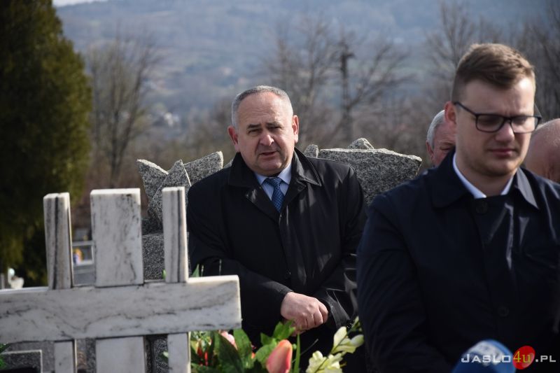 Modlitwa przy grobie śp. senatora Stanisława Zająca