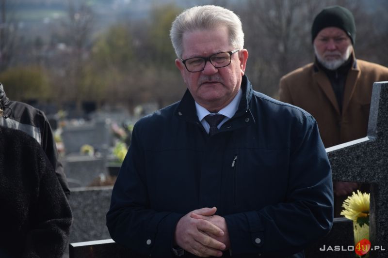 Modlitwa przy grobie śp. senatora Stanisława Zająca