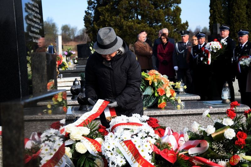 Modlitwa przy grobie śp. senatora Stanisława Zająca