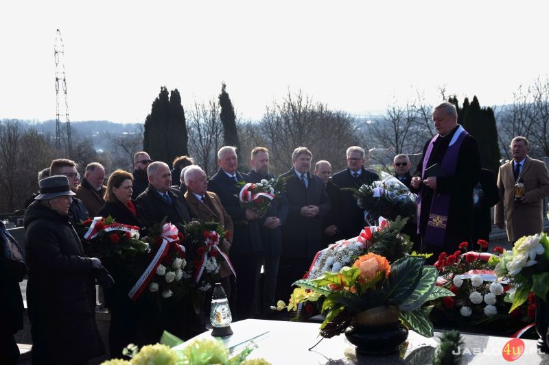 Modlitwa przy grobie śp. senatora Stanisława Zająca