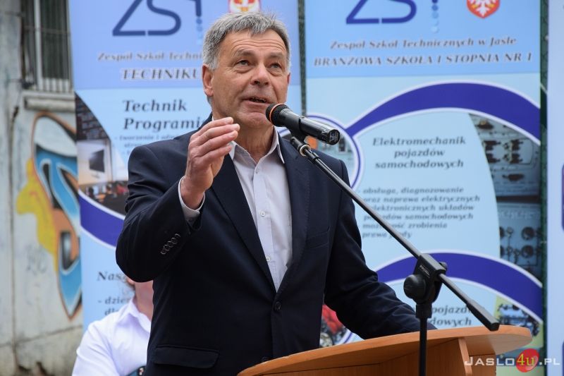 Oddanie do użytku boiska sportowego przy ZST w Jaśle