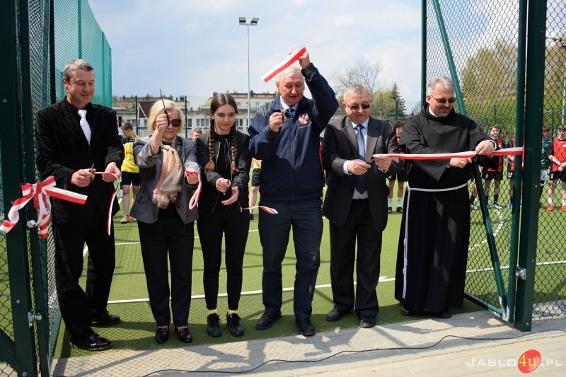 Oddanie do użytku boiska sportowego przy ZST w Jaśle