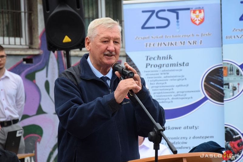 Oddanie do użytku boiska sportowego przy ZST w Jaśle