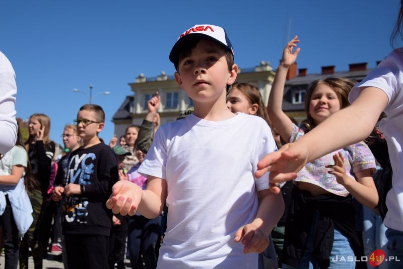 FISHMOB - Cała Polska tańczy dla św. Jana Pawła II w Jaśle 2022