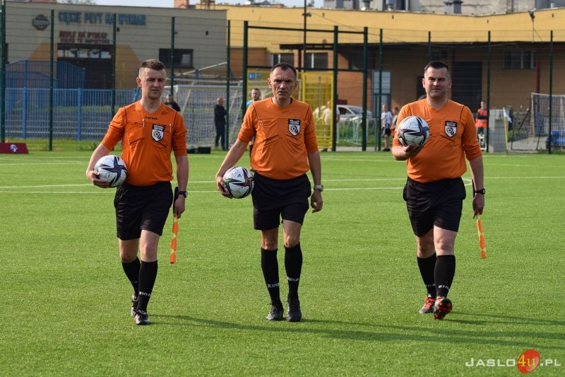JKS Czarni 1910 Jasło - LKS Przełom Besko (2:1)