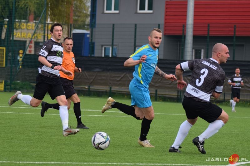 JKS Czarni 1910 Jasło - LKS Przełom Besko (2:1)