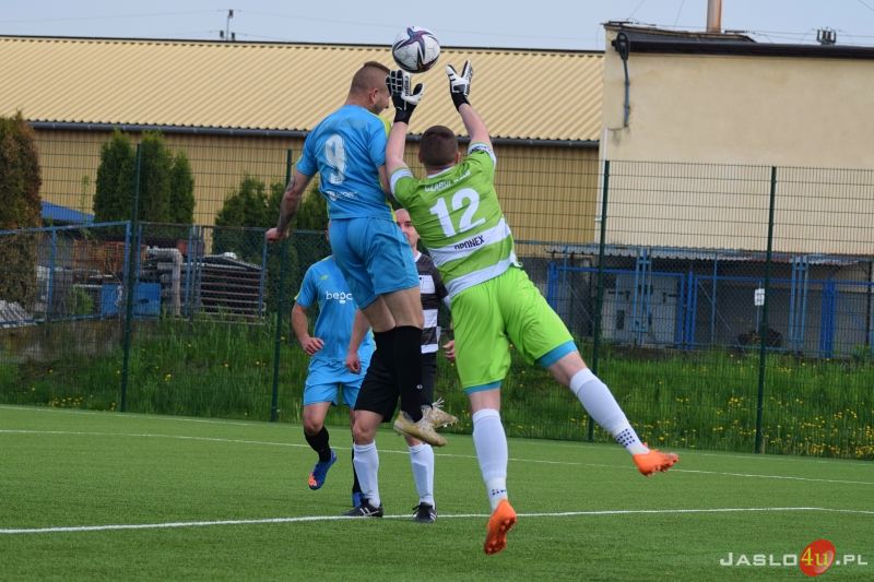 JKS Czarni 1910 Jasło - LKS Przełom Besko (2:1)