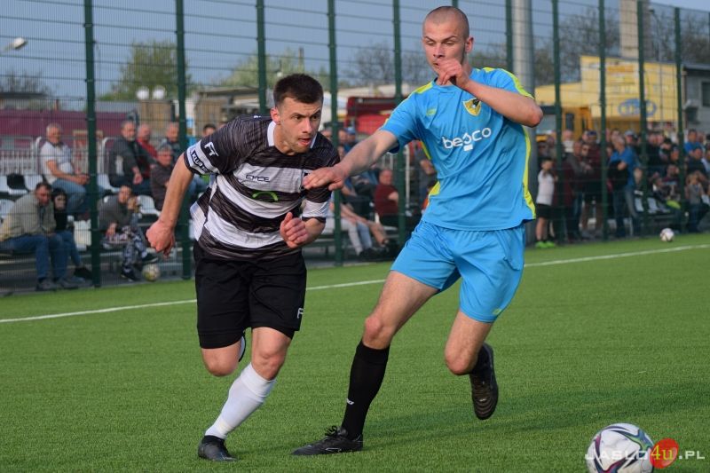 JKS Czarni 1910 Jasło - LKS Przełom Besko (2:1)