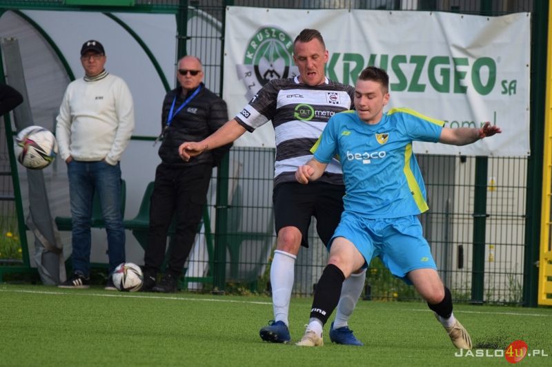 JKS Czarni 1910 Jasło - LKS Przełom Besko (2:1)