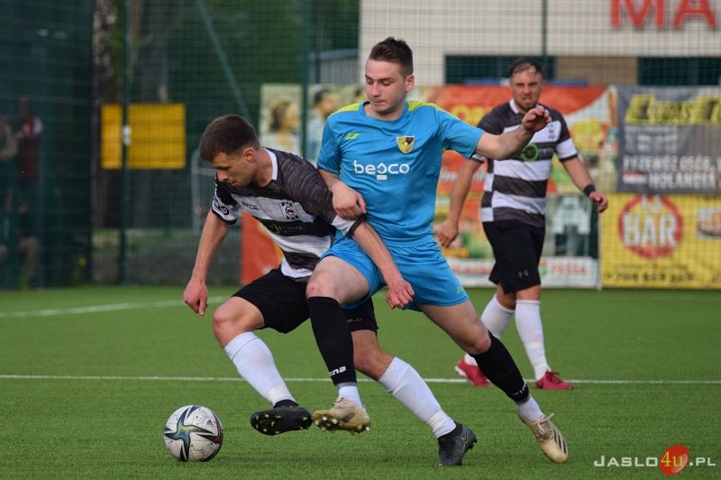 JKS Czarni 1910 Jasło - LKS Przełom Besko (2:1)