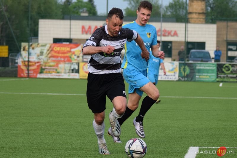 JKS Czarni 1910 Jasło - LKS Przełom Besko (2:1)