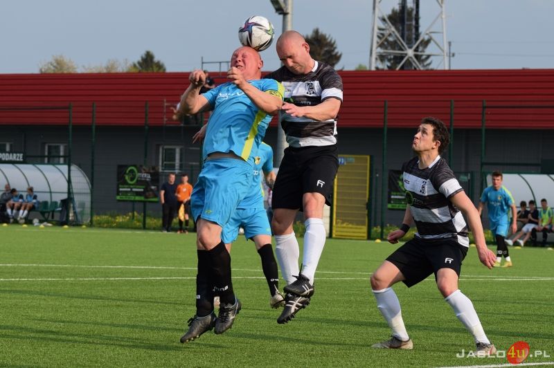 JKS Czarni 1910 Jasło - LKS Przełom Besko (2:1)