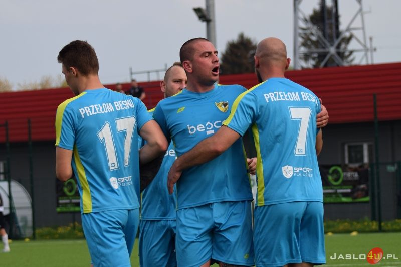 JKS Czarni 1910 Jasło - LKS Przełom Besko (2:1)