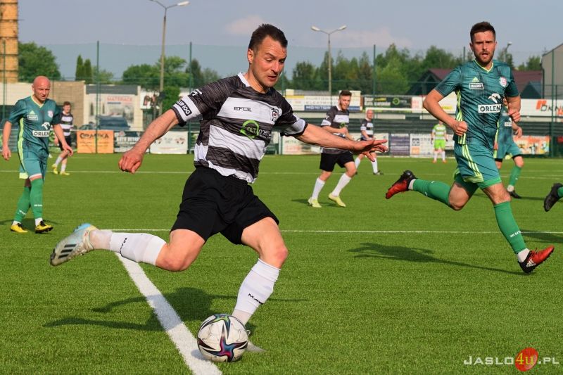 Mecz JKS Czarni 1910 Jasło - Partyzant Targowiska 3:1
