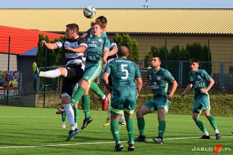 Mecz JKS Czarni 1910 Jasło - Partyzant Targowiska 3:1