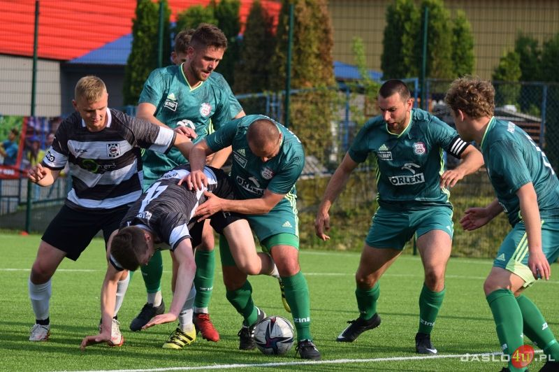 Mecz JKS Czarni 1910 Jasło - Partyzant Targowiska 3:1
