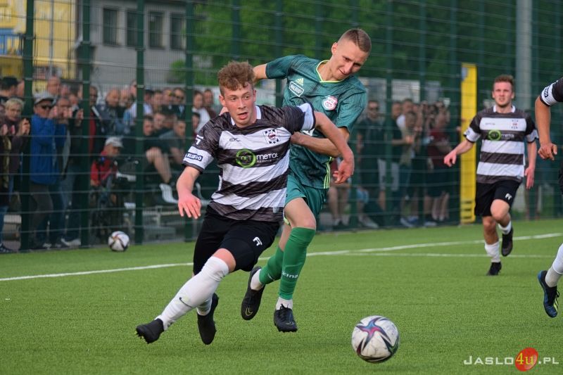 Mecz JKS Czarni 1910 Jasło - Partyzant Targowiska 3:1