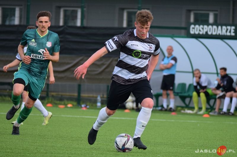 Mecz JKS Czarni 1910 Jasło - Partyzant Targowiska 3:1