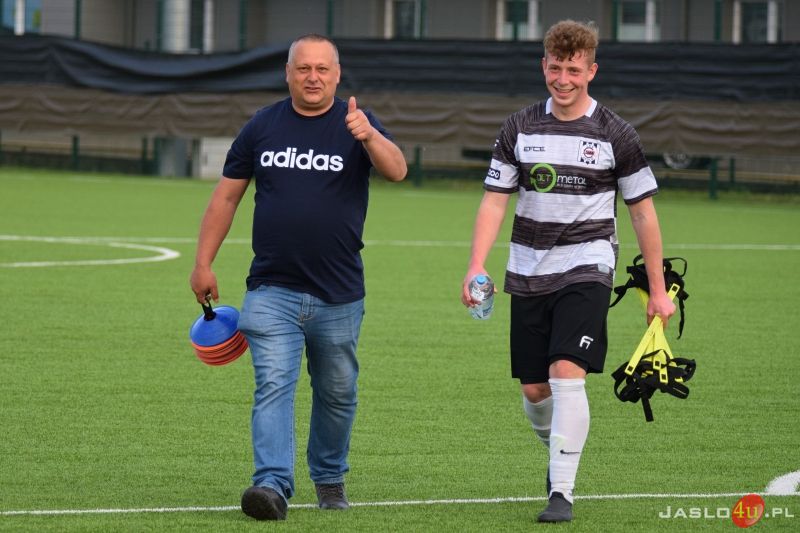 Mecz JKS Czarni 1910 Jasło - Partyzant Targowiska 3:1