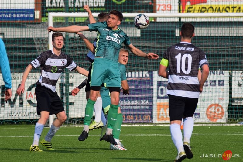 Mecz JKS Czarni 1910 Jasło - Partyzant Targowiska 3:1