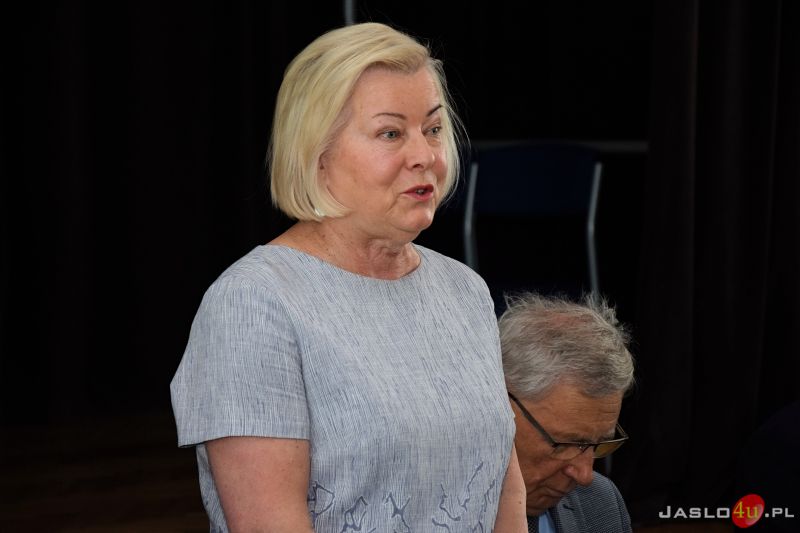 Podpisanie umów na realizację budowy boiska wielofunkcyjnego i kortu tenisowego