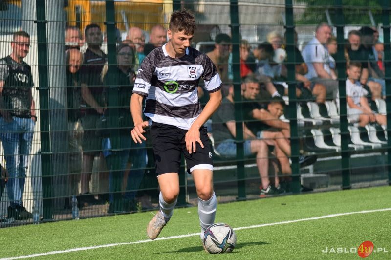 Mecz JKS Czarni 1910 Jasło - LKS Szarotka Uherce 7:0