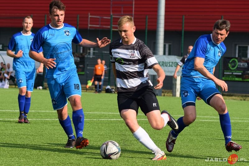 Mecz JKS Czarni 1910 Jasło - LKS Szarotka Uherce 7:0