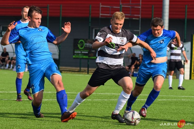 Mecz JKS Czarni 1910 Jasło - LKS Szarotka Uherce 7:0