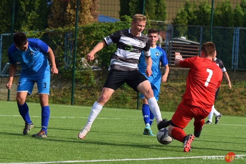 Mecz JKS Czarni 1910 Jasło - LKS Szarotka Uherce 7:0