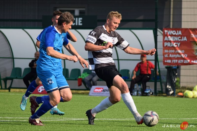 Mecz JKS Czarni 1910 Jasło - LKS Szarotka Uherce 7:0