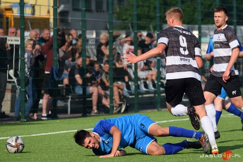 Mecz JKS Czarni 1910 Jasło - LKS Szarotka Uherce 7:0