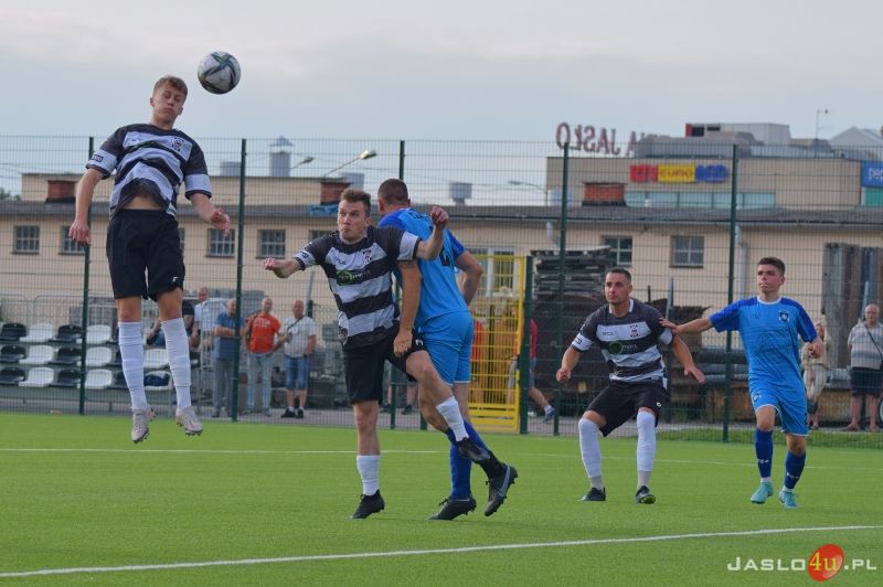 Mecz JKS Czarni 1910 Jasło - LKS Szarotka Uherce 7:0