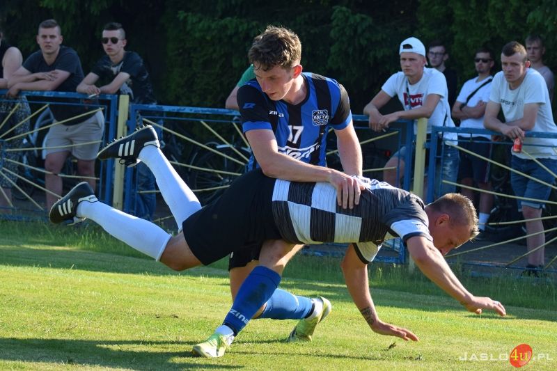 Mecz ZKS Nafta-Splast Jedlicze - JKS Czarni 1910 Jasło 1:1