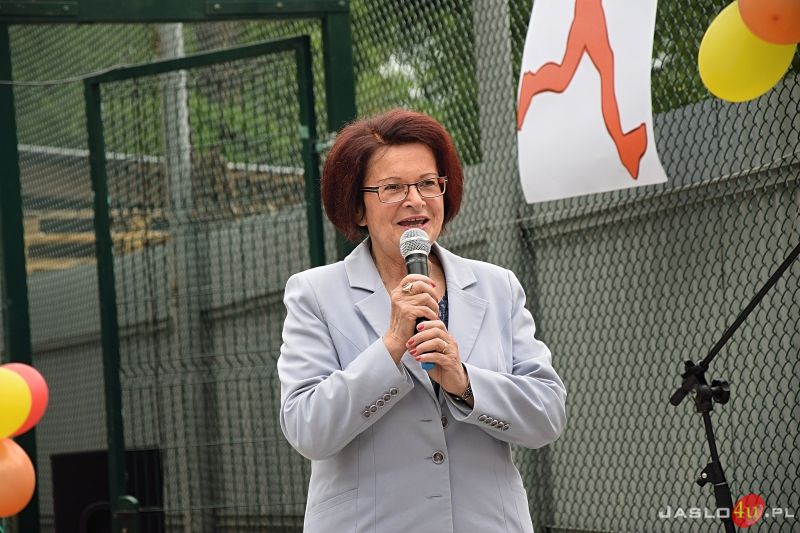 Oddanie do użytku boiska wielofunkcyjnego przy ZSM nr 2 w Jaśle