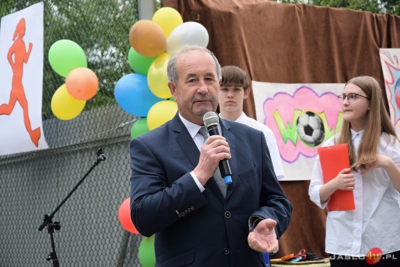 Oddanie do użytku boiska wielofunkcyjnego przy ZSM nr 2 w Jaśle