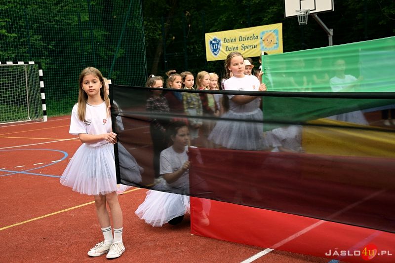 Oddanie do użytku boiska wielofunkcyjnego przy ZSM nr 2 w Jaśle