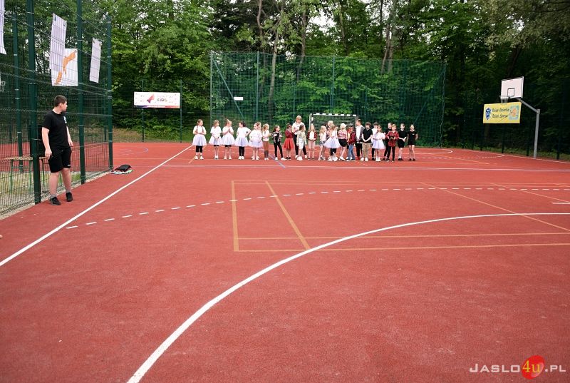 Oddanie do użytku boiska wielofunkcyjnego przy ZSM nr 2 w Jaśle