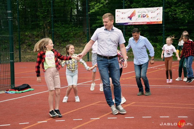 Oddanie do użytku boiska wielofunkcyjnego przy ZSM nr 2 w Jaśle