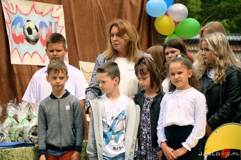 Oddanie do użytku boiska wielofunkcyjnego przy ZSM nr 2 w Jaśle