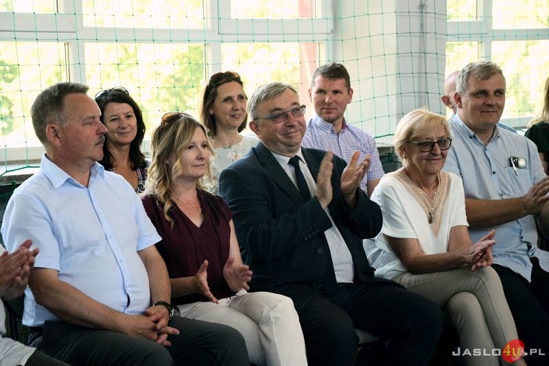 Oddano do użytku salę gimnastyczną i przewiązkę w ZS w Trzcinicy