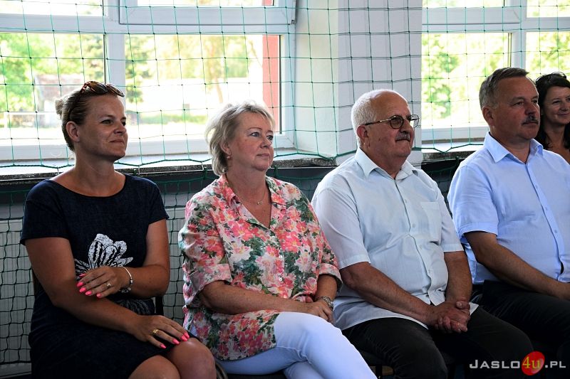 Oddano do użytku salę gimnastyczną i przewiązkę w ZS w Trzcinicy