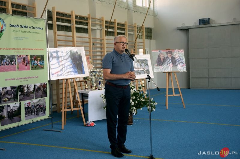 Oddano do użytku salę gimnastyczną i przewiązkę w ZS w Trzcinicy