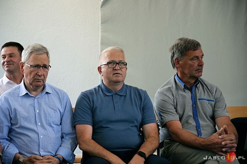 Oddano do użytku salę gimnastyczną i przewiązkę w ZS w Trzcinicy