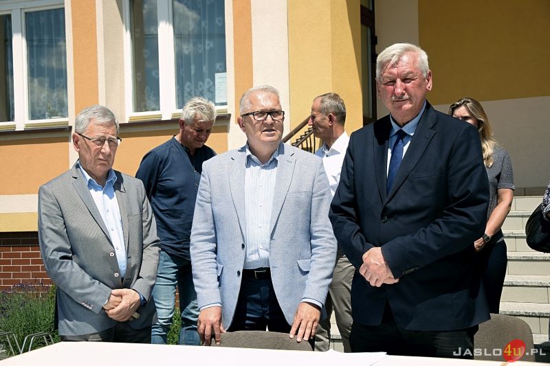 Podpisanie umowy na remont drogi w Bierówce