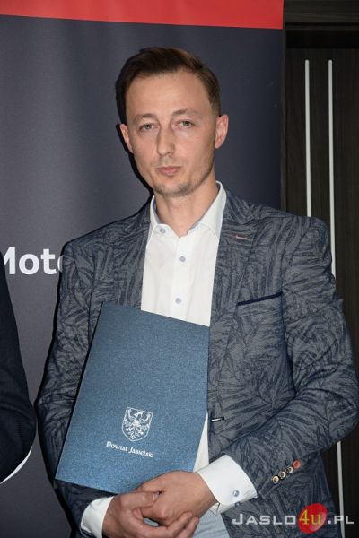 Uczniowie z ZST i CKZ odbędą praktyki w firmie Toyota Jasło. Podpisanie umowy współpracy