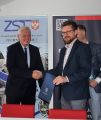 Uczniowie z ZST i CKZ odbędą praktyki w firmie Toyota Jasło. Podpisanie umowy współpracy