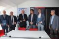 Uczniowie z ZST i CKZ odbędą praktyki w firmie Toyota Jasło. Podpisanie umowy współpracy