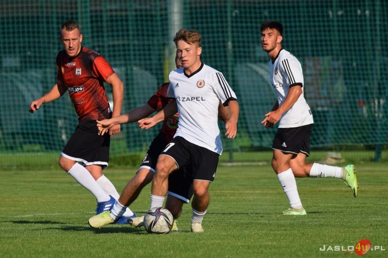Mecz sparingowy JKS Czarni 1910 Jasło - ZKS Izolator Boguchwała 2:6