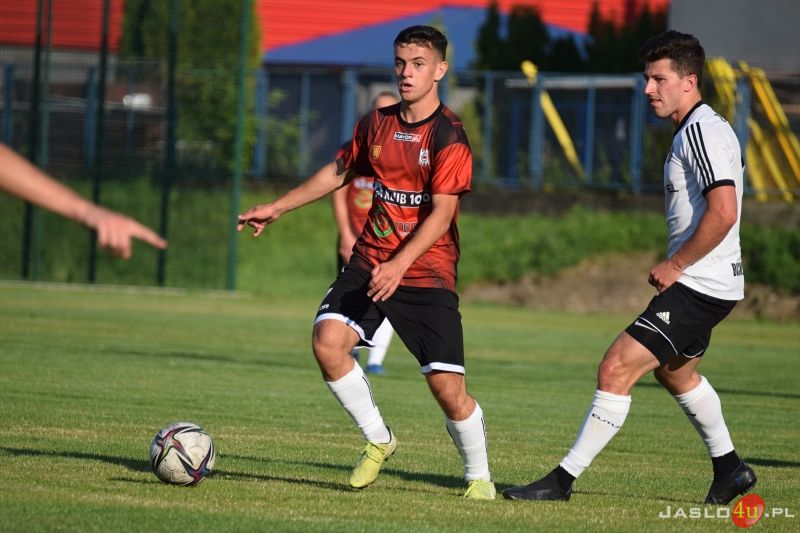Mecz sparingowy JKS Czarni 1910 Jasło - ZKS Izolator Boguchwała 2:6